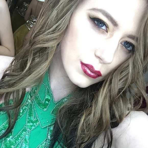 Meet your Posher, Paige - Picture 1 of 1